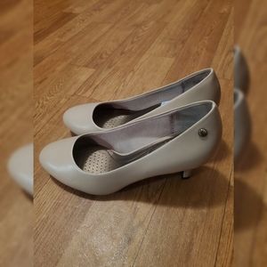 LifeStride Parigi Pumps